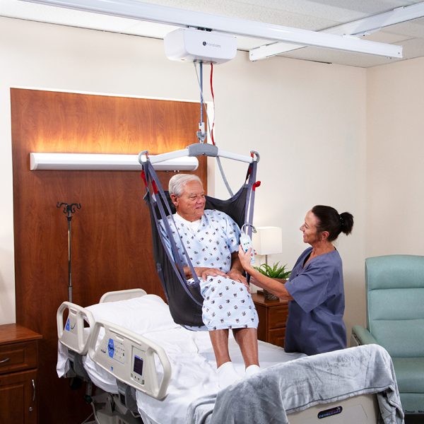 a series ceiling lift caregive and patient
